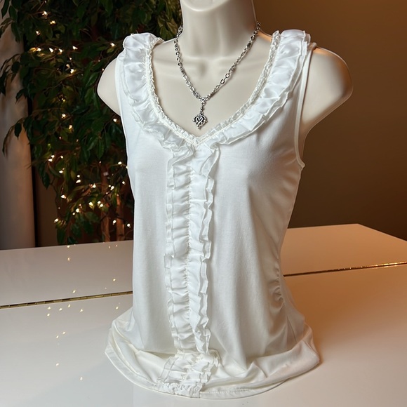WHITE HOUSE BLACK MARKET WHITE V NECK TOP WITH RUFFLES AROUND NECK & FRONT SMALL - Picture 3 of 16